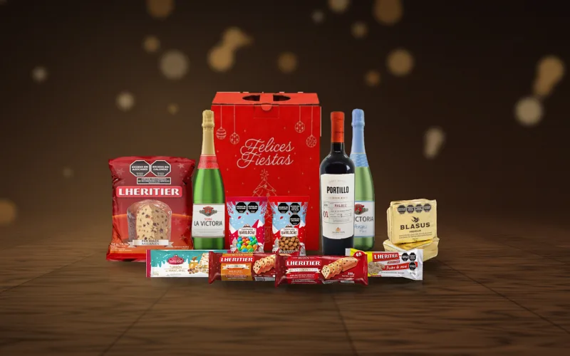 Caja navideña N°5: Portillo Malbec, panificados Lheritier, alfajores Blasus y Bariloche.