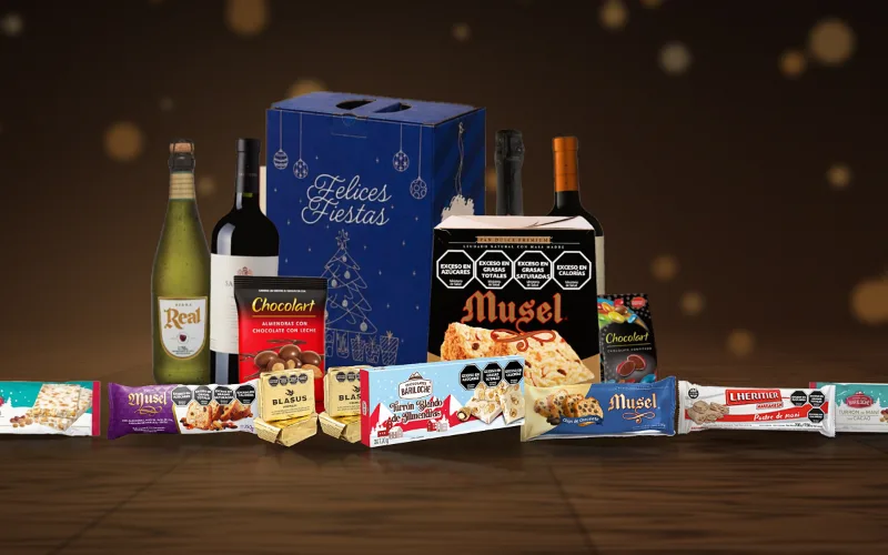 Caja navideña N°8: Dos Salentein Reserve, champagne Salentein y Musel en estuche.